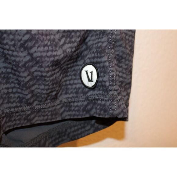 Vuori men's kore shorts gray and black size small no drawstring - Picture 4 of 7